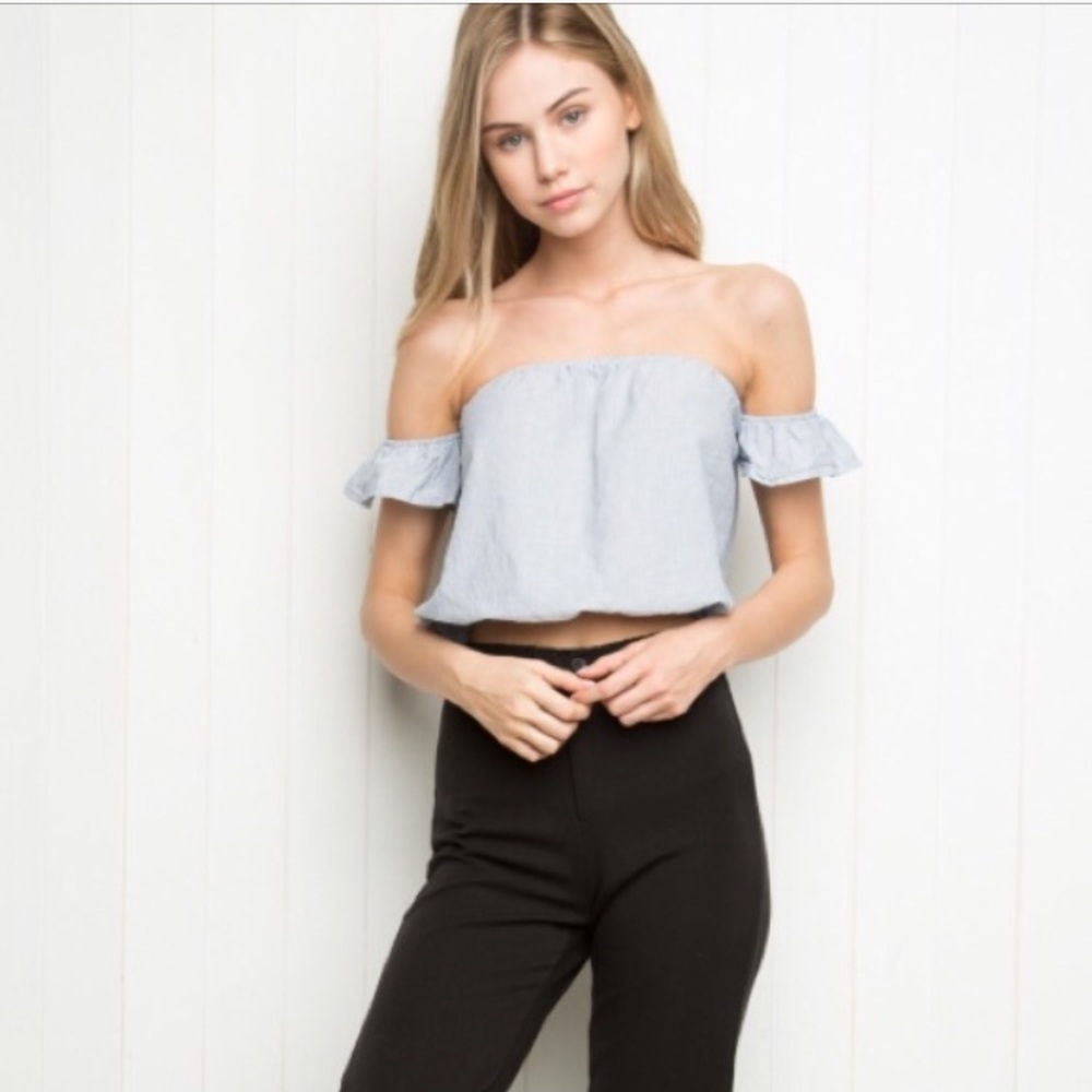 NWOT Brandy Melville Beccah off the shoulder